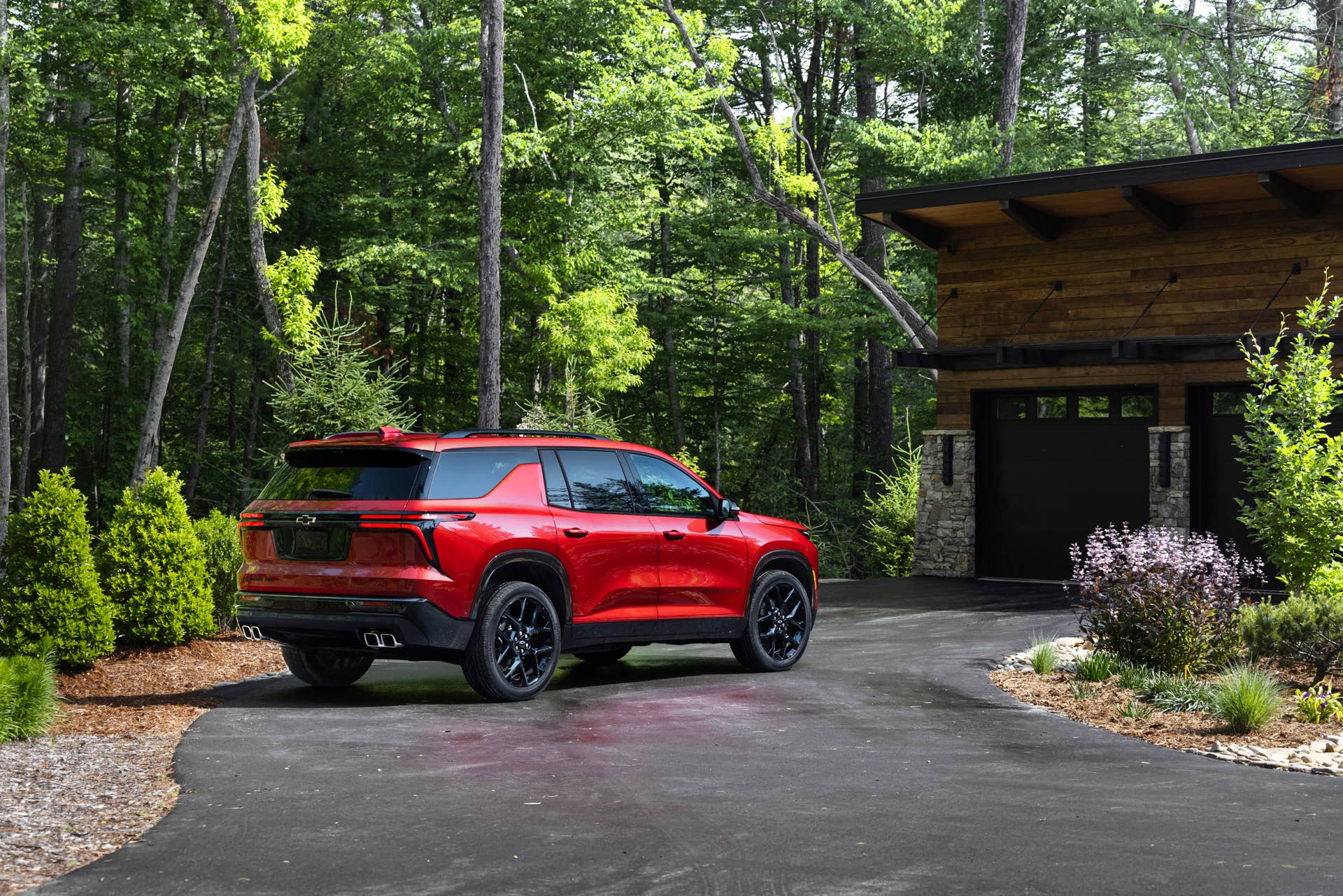 Total Reliability Database 2026 Nissan Pathfinder vs. 2026 Chevrolet Traverse: We Dug into the ...