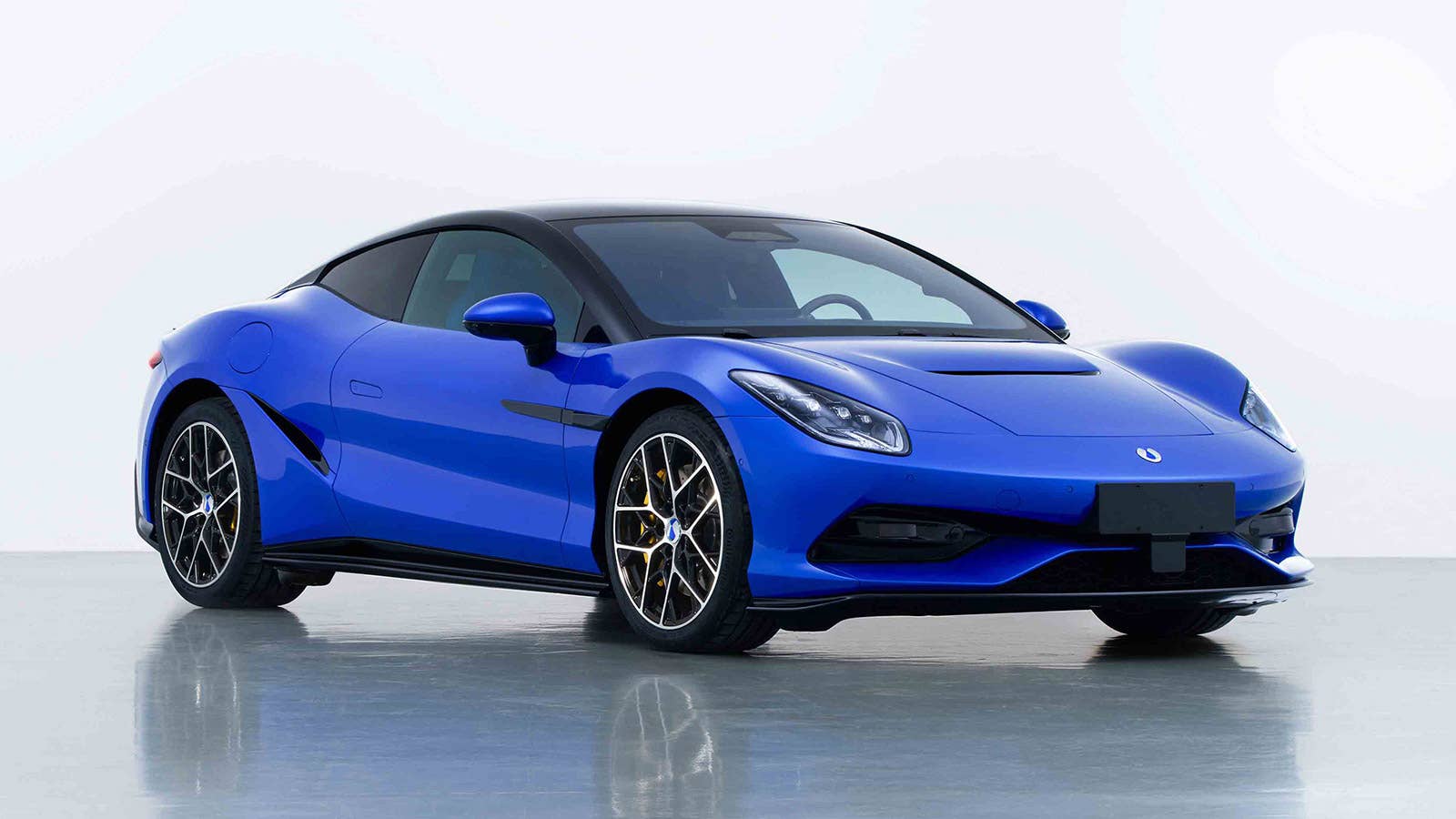 The Denza Z Is A 1,582 HP Electric Porsche Rival, And It Is Coming