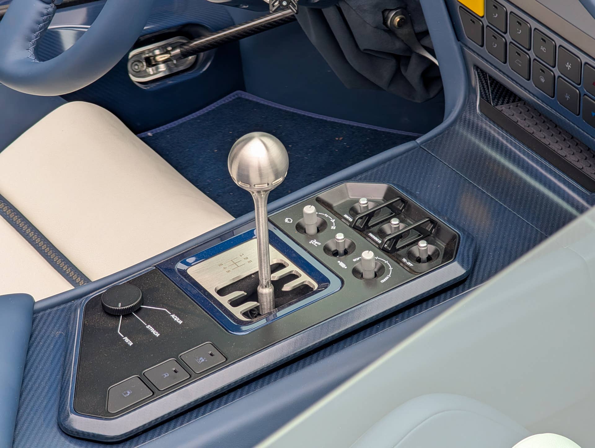 The Eccentrica V12 Roadster Is a Lamborghini Diablo Reborn for the