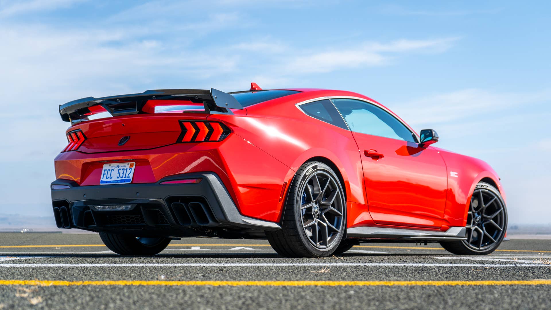 The Supercharged Stampede: Why the 2026 Mustang Dark Horse SC Is Detroit’s Purest Defiance — image 3