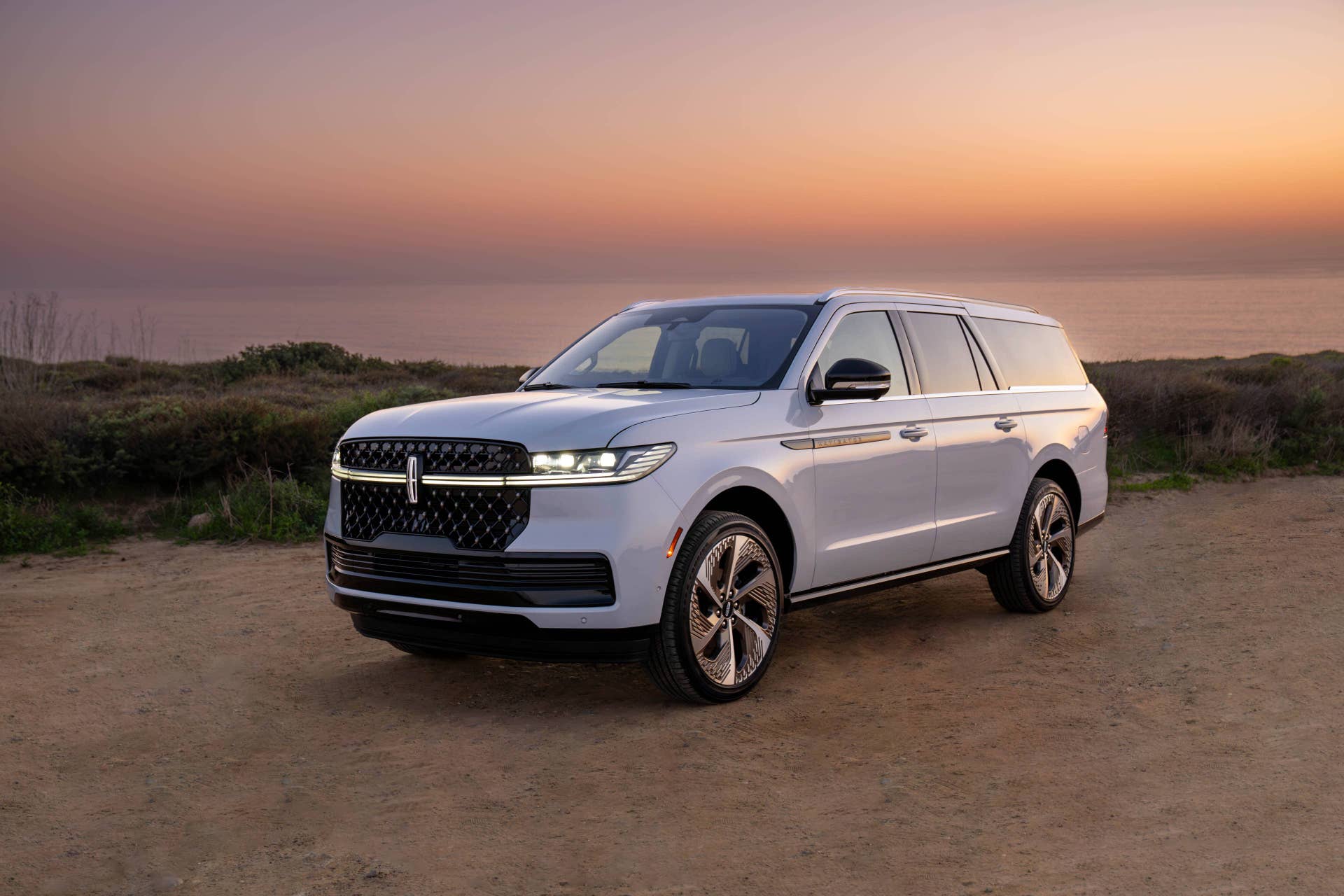 We Compared the 2026 Lincoln Navigator and Mercedes-Benz GLS. Here's ...
