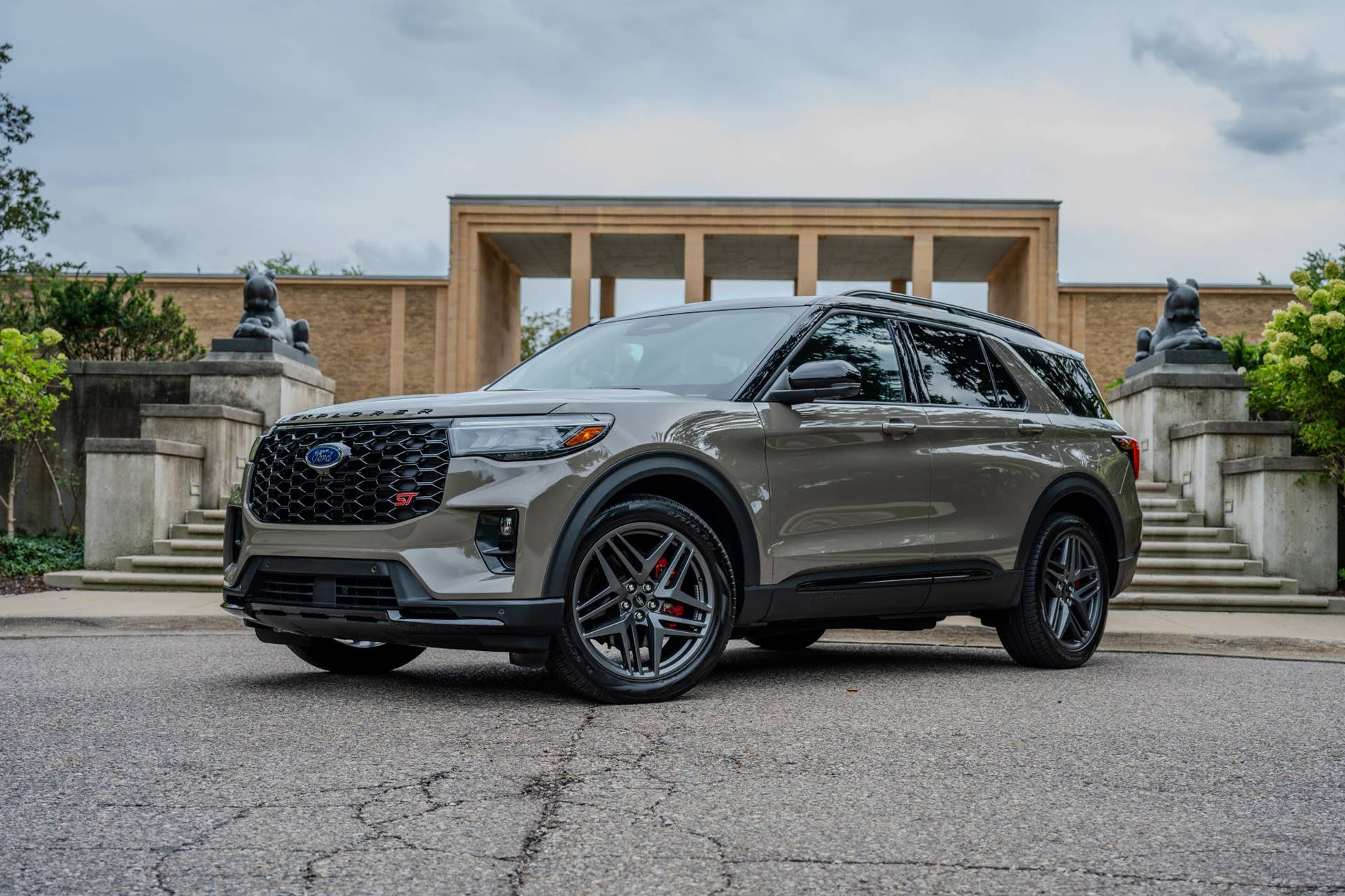 I Drove the 400-HP Ford Explorer ST: It Makes the Telluride Feel Boring ...
